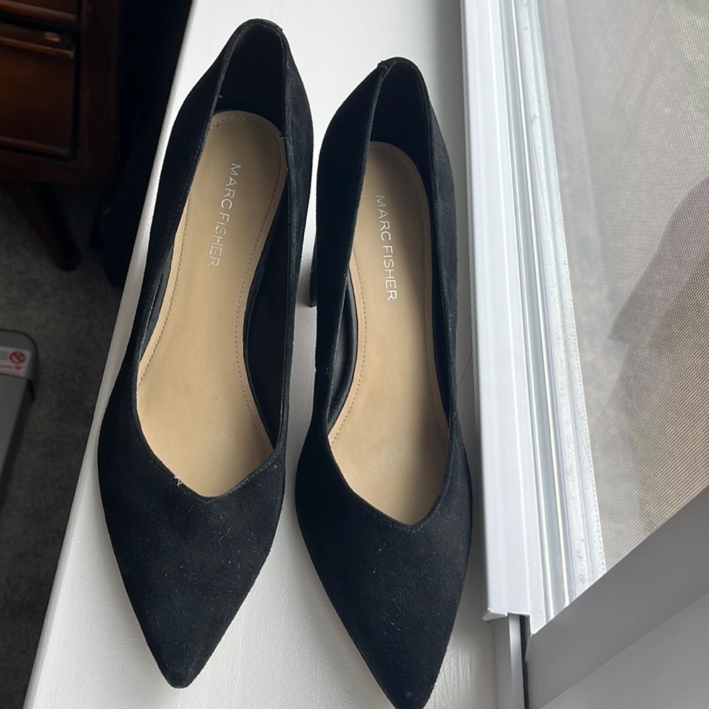 Black Marc Fisher Pumps